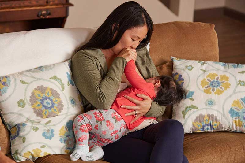 4 month old breastfeeding