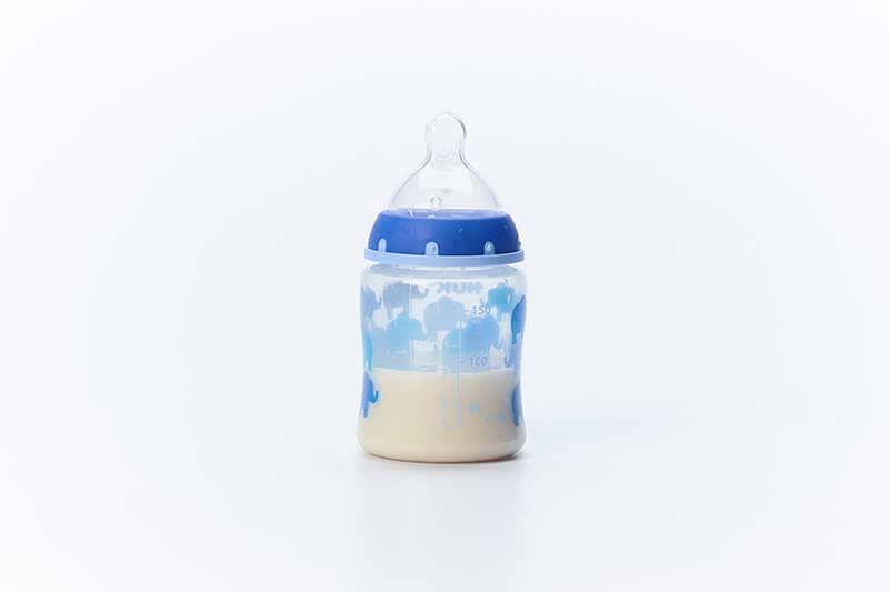 4 oz of sales milk for newborn